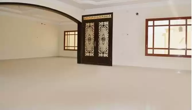 Жилой Готовая недвижимость 6 спален Н/Ф Вилла в комплексе  в аренду в Аль-Садд , Доха #14411 - 1  image 